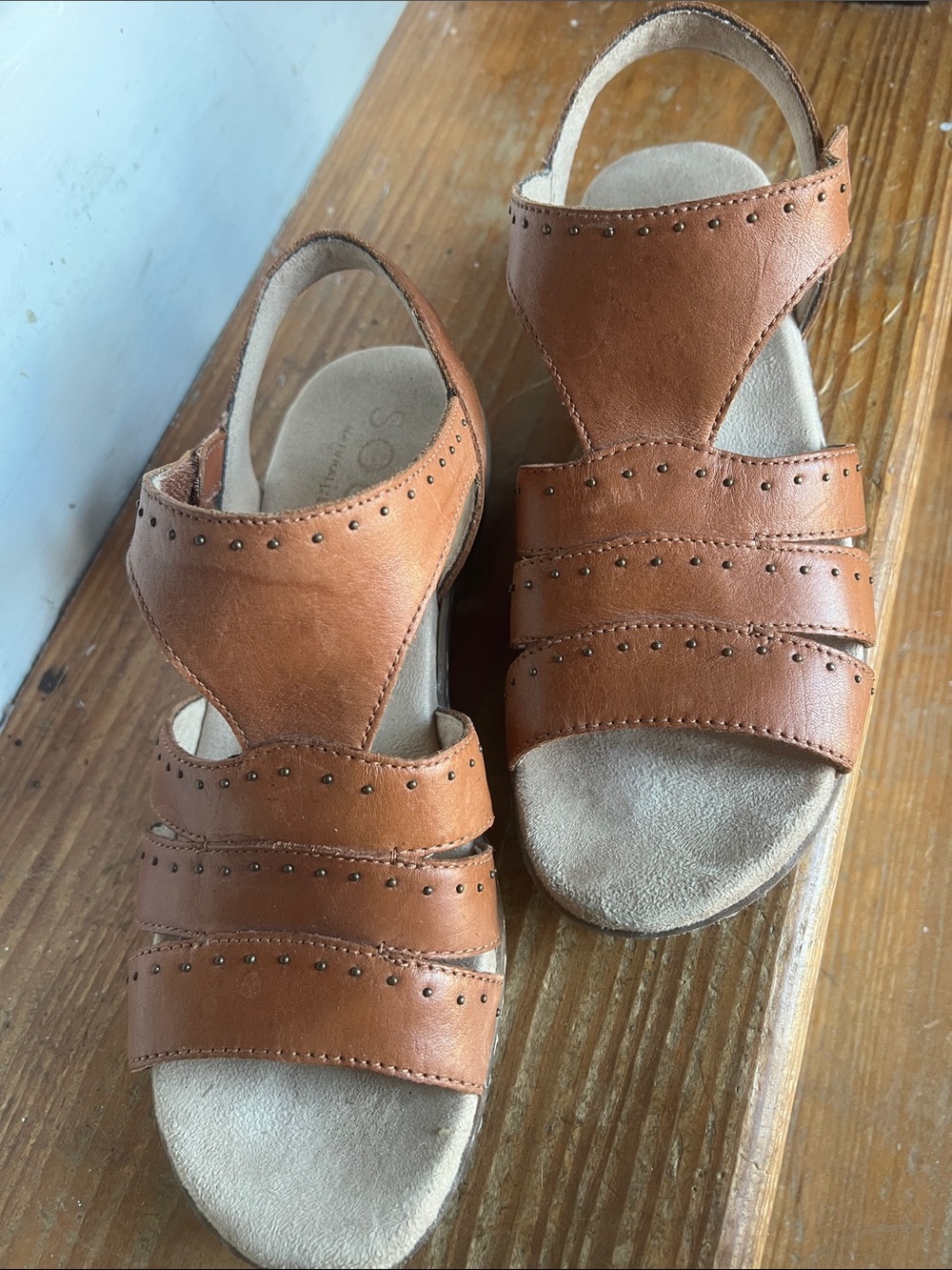 SOUL Naturalizer Cognac Tan Studded Leather Slingback Sandals - 8.5